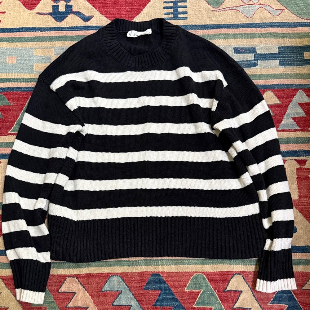 Everlane women’s XS Black and White Striped Crewneck Sweater like new w/o tags